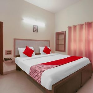 Kaveri Hotel Bed & Breakfast